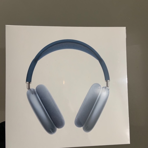 AirPods Max - Picture 2 of 3